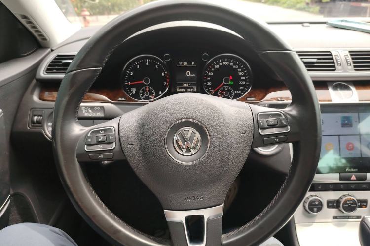 Used Volkswagen Magotan 2012 Travel Edition 2.0 TSI Comfort Version Steering Wheel