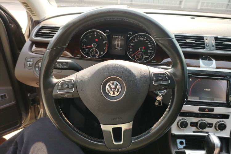 Used Volkswagen Magotan 2012 Travel Edition 2.0 TSI Comfort Version Steering Wheel