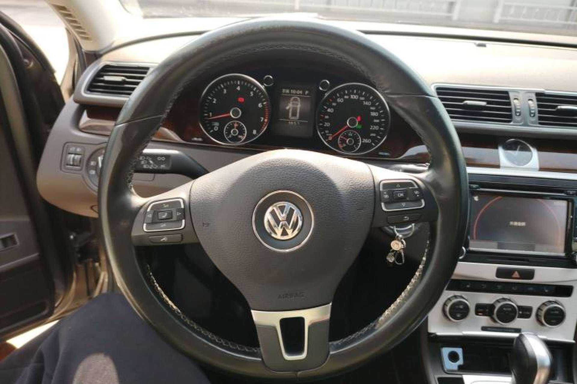 Used Volkswagen Magotan 2012 Travel Edition 2.0 TSI Comfort Version Steering Wheel