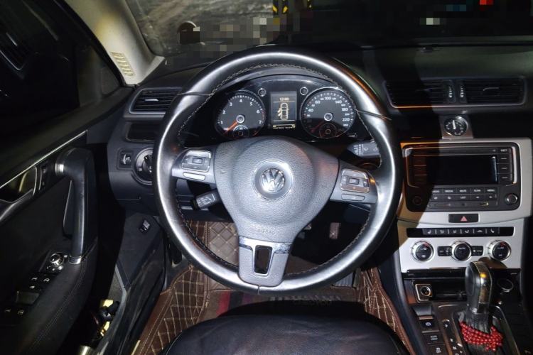 Used Volkswagen Magotan 2012 Revised 1.8TSI Luxury Version Steering Wheel