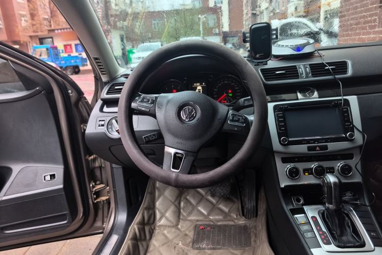 Used Volkswagen Magotan 2012 1.8TSI Luxury Model Steering Wheel
