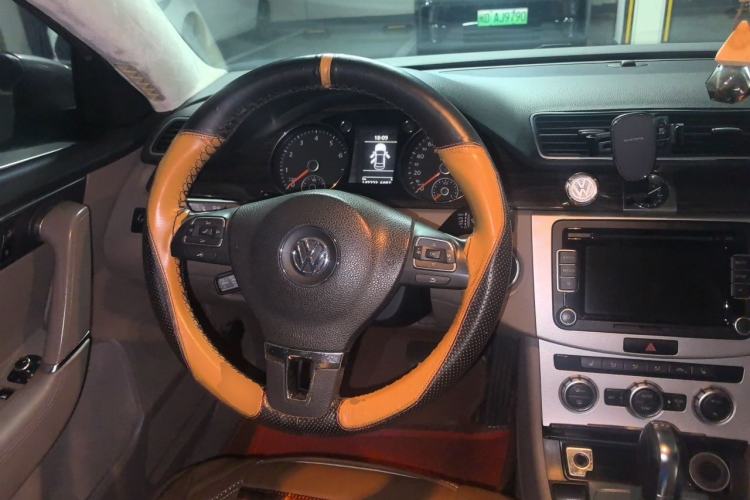 Used Volkswagen Magotan 2012 Facelift 2.0 TSI Prestige Model Steering Wheel