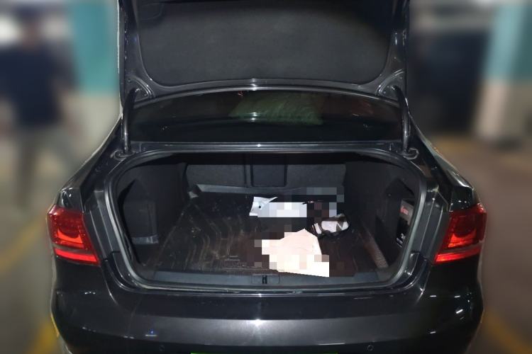 Used Volkswagen Magotan 2012 Revised 1.8TSI Luxury Version Trunk