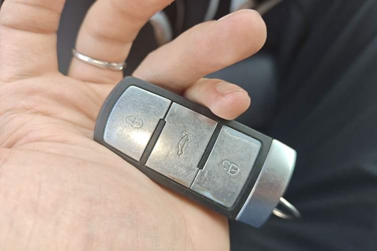 Used Volkswagen Magotan 2012 Revised 1.8TSI Luxury Version Vehicle Key