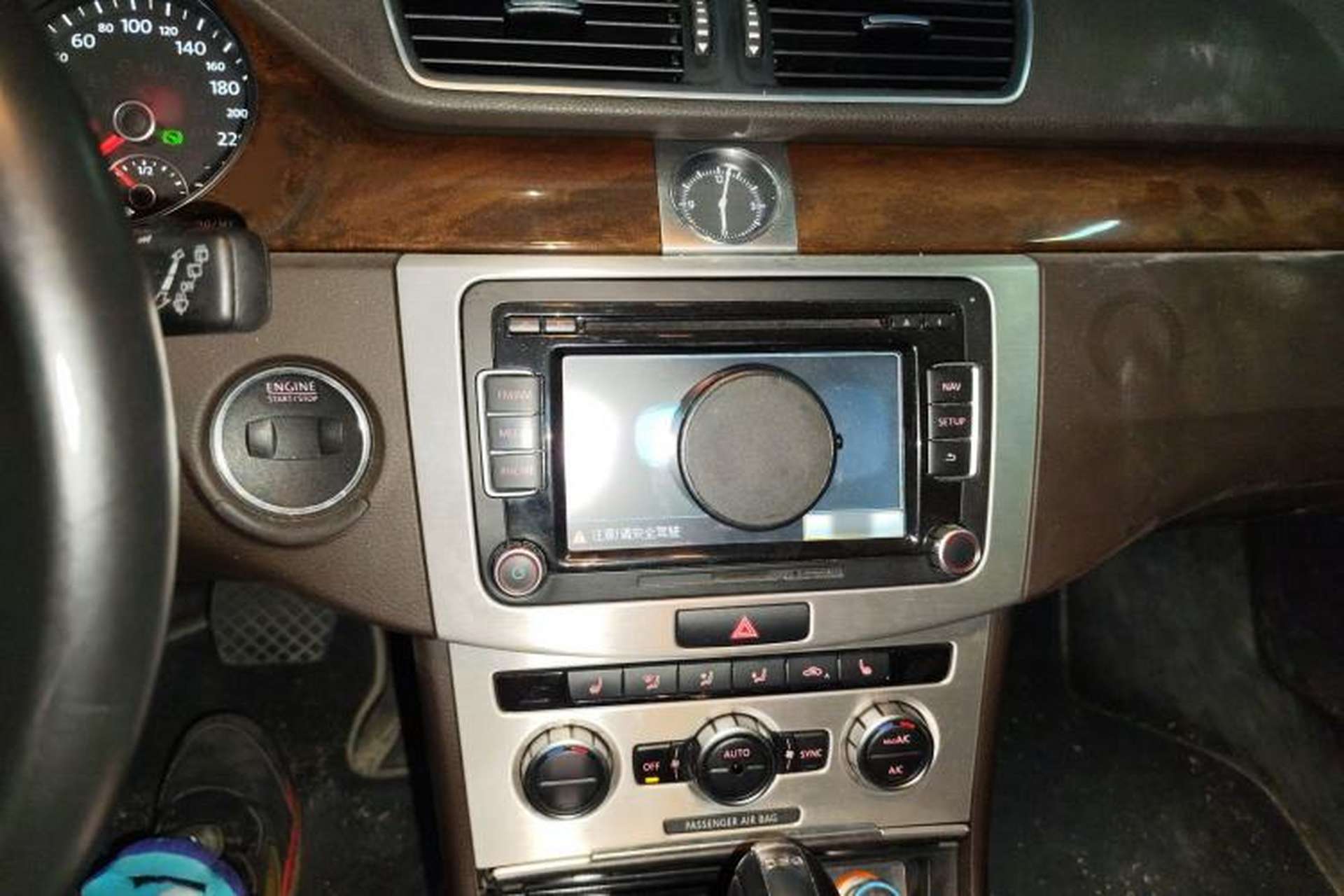 Used Volkswagen Magotan 2012 Travel Edition 2.0 TSI Comfort Version Audio And AC Panel