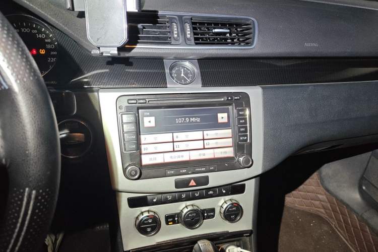 Used Volkswagen Magotan 2012 Revised 1.8TSI Luxury Version Audio And AC Panel