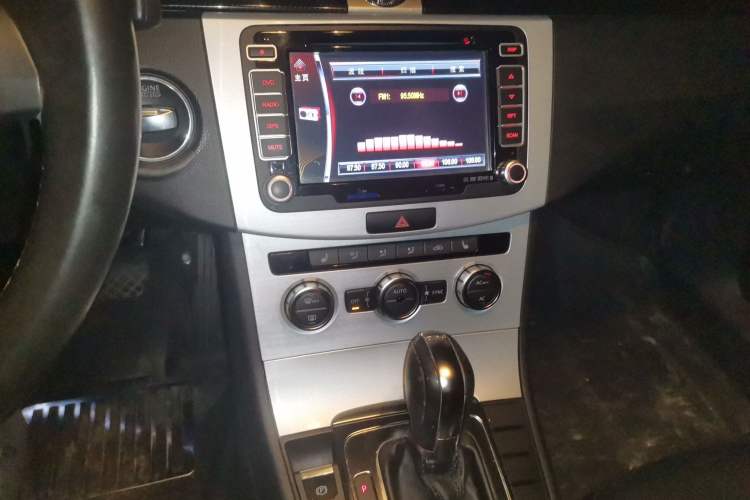 Used Volkswagen Magotan 2012 Revised 1.8TSI Luxury Version Audio And AC Panel