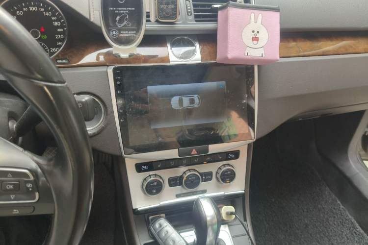 Used Volkswagen Magotan 2012 Travel Edition 2.0 TSI Comfort Version Audio And AC Panel