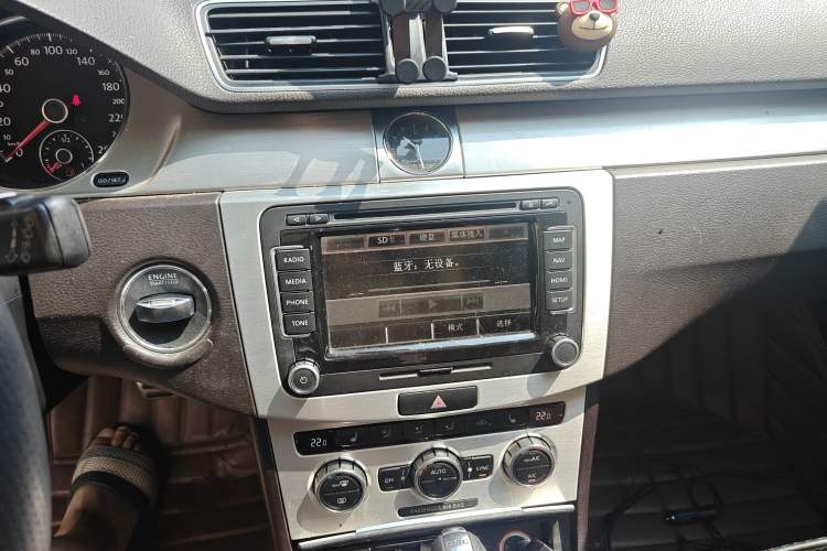 Used Volkswagen Magotan 2012 Travel Edition 2.0 TSI 4x4 Comfort Version Audio And AC Panel