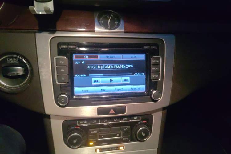 Used Volkswagen Magotan 2012 Travel Edition 2.0 TSI Comfort Version Audio And AC Panel