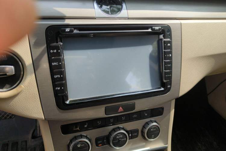 Used Volkswagen Magotan 2012 Revised 1.8TSI Luxury Version Audio And AC Panel