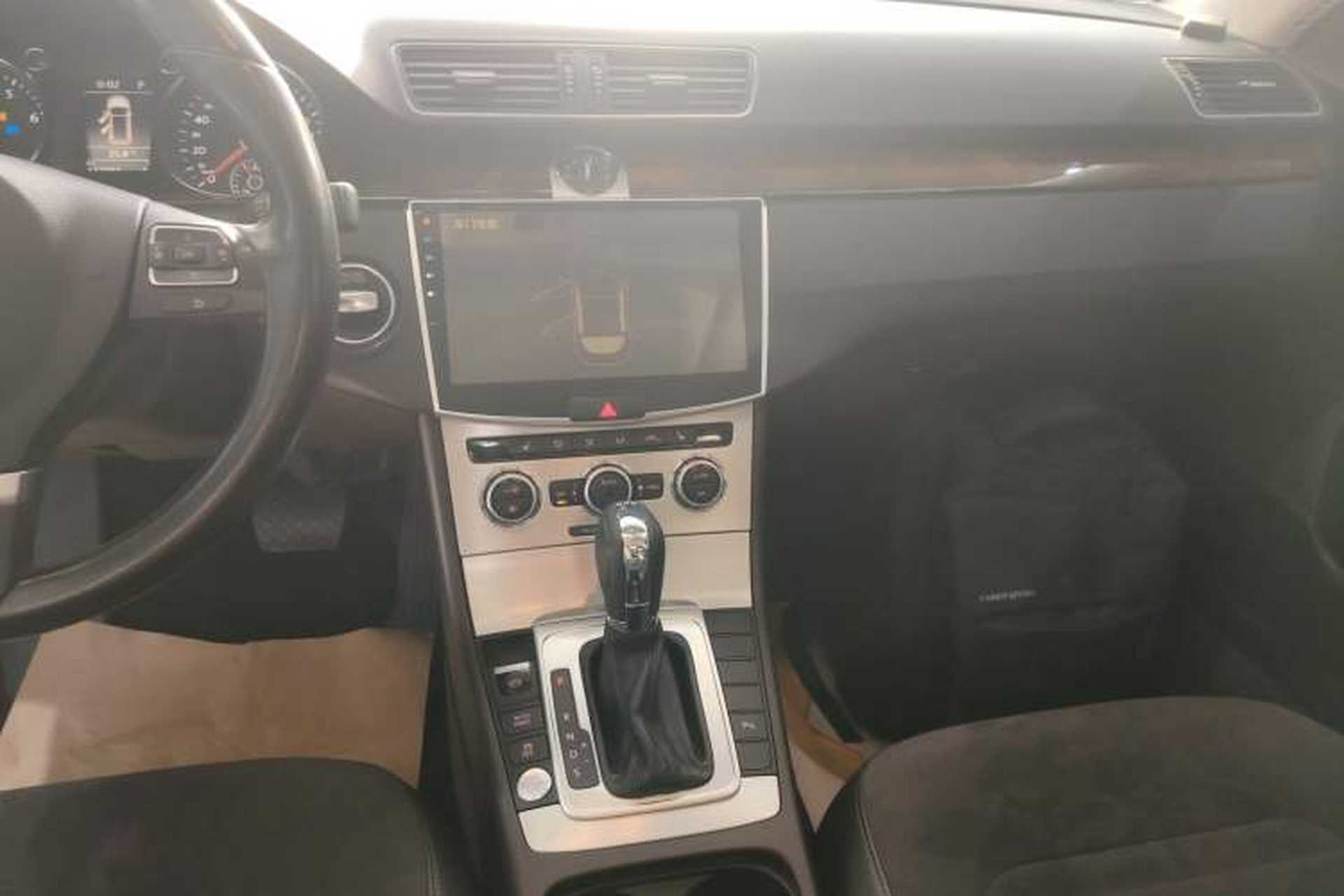 Used Volkswagen Magotan 2012 Travel Edition 2.0 TSI Comfort Version Audio And AC Panel