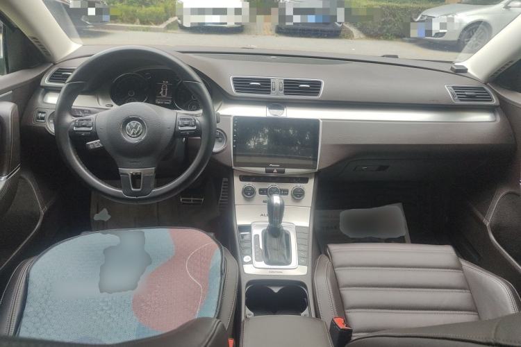 Used Volkswagen Magotan 2012 Travel Edition 2.0 TSI Four-Wheel Drive Luxury Version Center Console