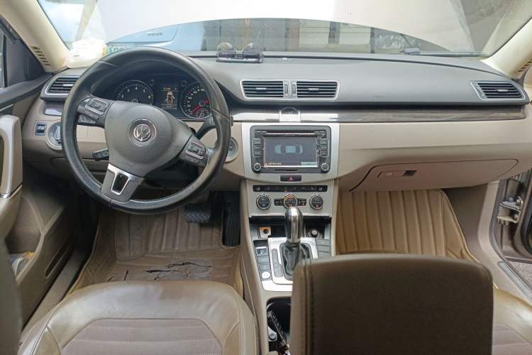 Used Volkswagen Magotan 2012 Facelift 1.8TSI Prestige Model Center Console