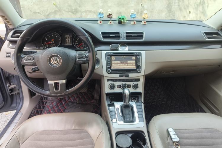 Used Volkswagen Magotan 2012 2.0 TSI Prestige Edition Center Console