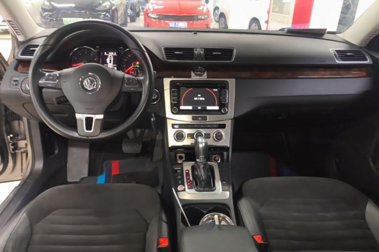 Used Volkswagen Magotan 2012 Travel Edition 2.0 TSI Comfort Version Center Console
