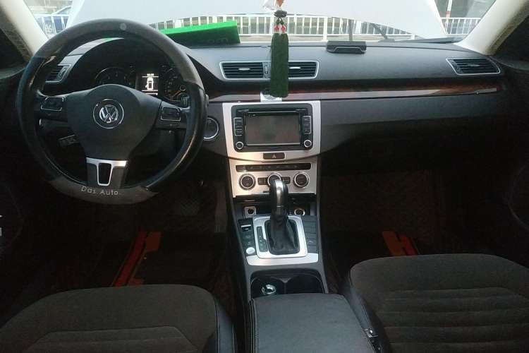 Used Volkswagen Magotan 2012 Travel Edition 2.0 TSI Comfort Version Center Console