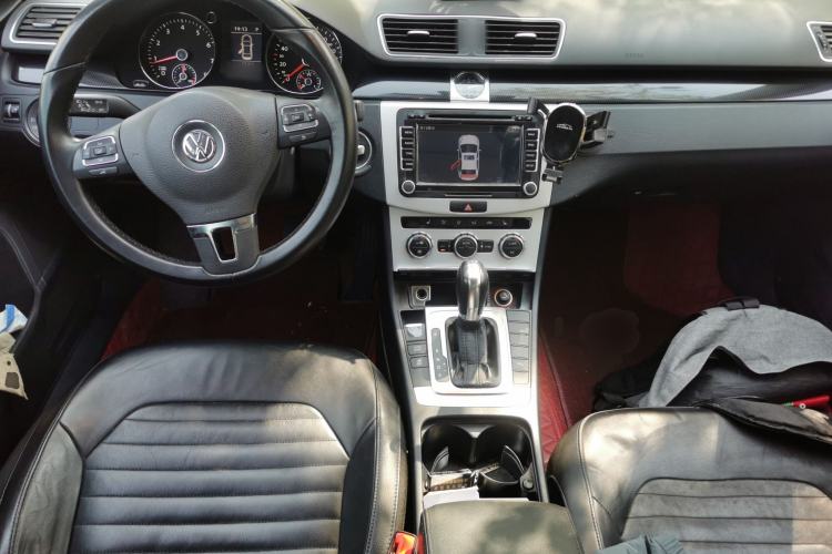 Used Volkswagen Magotan 2012 Revised 1.8TSI Luxury Version Center Console