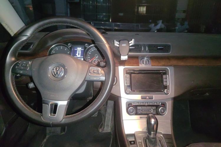 Used Volkswagen Magotan 2012 Travel Edition 2.0 TSI Comfort Version Center Console
