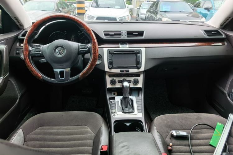 Used Volkswagen Magotan 2012 Travel Edition 2.0 TSI Comfort Version Center Console
