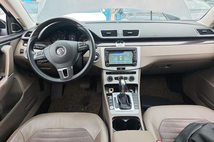 Used Volkswagen Magotan 2012 2.0 TSI Prestige Edition Center Console