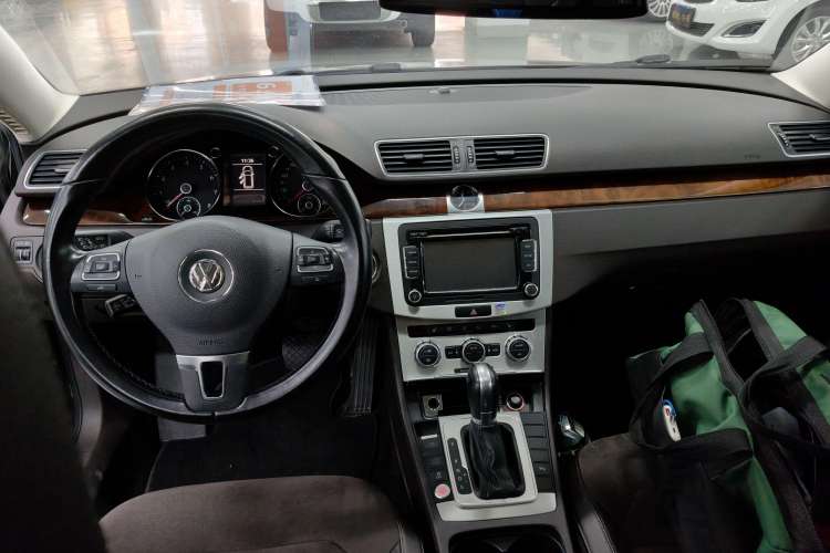 Used Volkswagen Magotan 2012 Travel Edition 2.0 TSI Comfort Version Center Console
