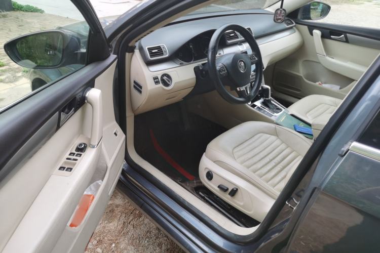 Used Volkswagen Magotan 2012 Revised Version 1.8TSI Leading Edition Driver Seat