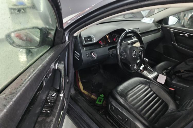 Used Volkswagen Magotan 2012 Revised Version 1.8TSI Leading Edition Driver Seat