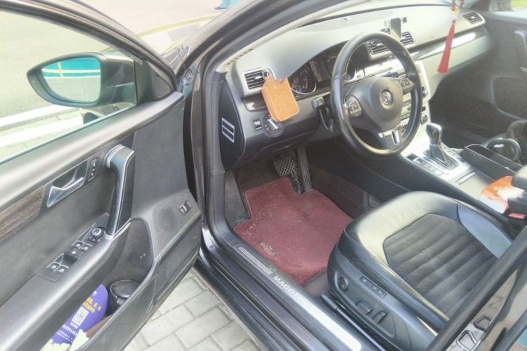 Used Volkswagen Magotan 2012 Revised Version 2.0 TSI Supreme Edition Driver Seat