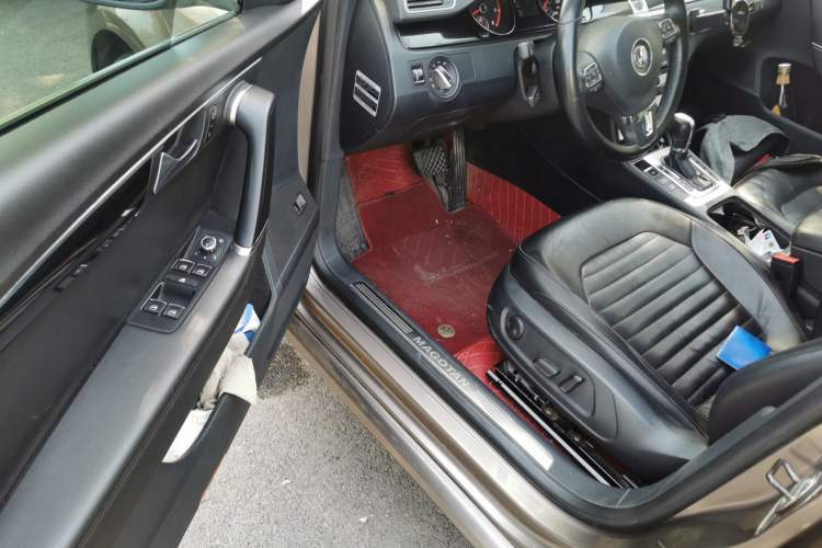 Used Volkswagen Magotan 2012 Revised 1.8TSI Luxury Version Driver Seat