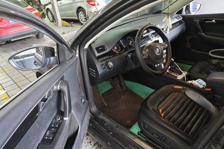 Used Volkswagen Magotan 2012 1.8TSI Luxury Model Driver Seat