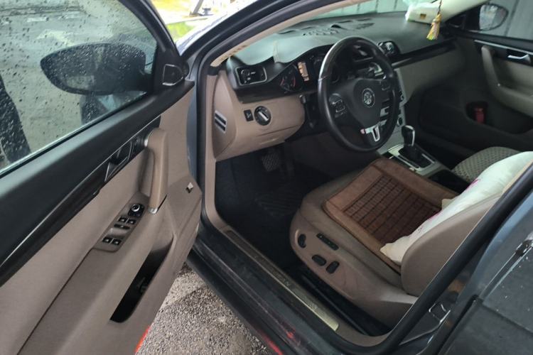 Used Volkswagen Magotan 2012 Revised Version 2.0 TSI Supreme Edition Driver Seat
