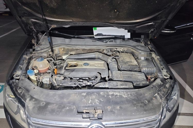Used Volkswagen Magotan 2012 Revised 1.8TSI Luxury Version Engine Bay