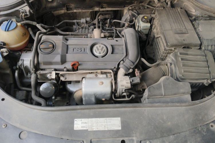 Used Volkswagen Magotan 2012 Revised 1.4 TSI Luxury Version Engine Bay