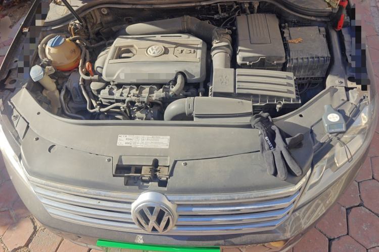 Used Volkswagen Magotan 2012 Revised 1.8TSI Comfort Version Engine Bay