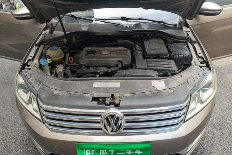 Used Volkswagen Magotan 2012 Facelift 1.8TSI Prestige Model Engine Bay