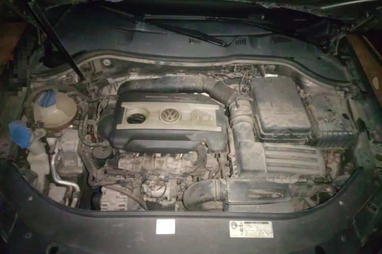 Used Volkswagen Magotan 2012 Travel Edition 2.0 TSI Comfort Version Engine Bay