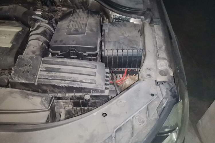 Used Volkswagen Magotan 2012 Revised 1.8TSI Luxury Version Engine Bay Left