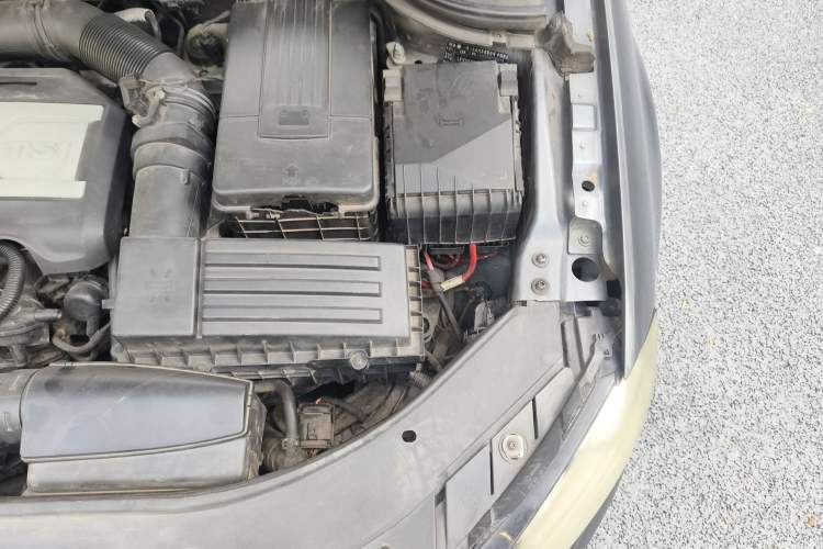 Used Volkswagen Magotan 2012 2.0 TSI Prestige Edition Engine Bay Left
