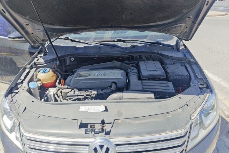 Used Volkswagen Magotan 2012 1.8TSI Prestige Model Engine Bay