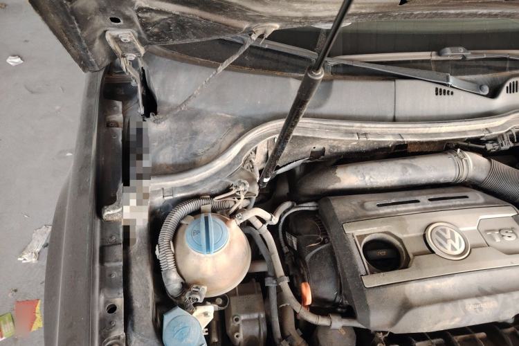 Used Volkswagen Magotan 2012 Revised 1.8TSI Luxury Version Engine Bay Right