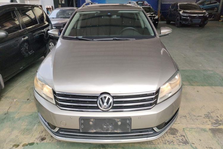 Used Volkswagen Magotan 2012 Travel Edition 2.0 TSI Comfort Version Exterior 1