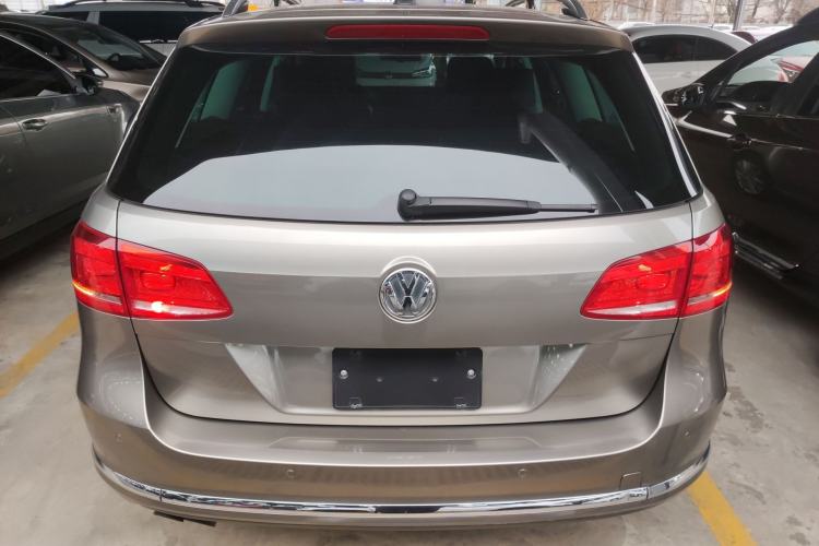 Used Volkswagen Magotan 2012 Travel Edition 2.0 TSI Comfort Version Exterior 4