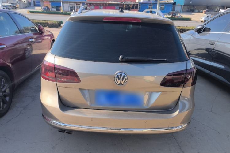 Used Volkswagen Magotan 2012 Travel Edition 2.0 TSI Luxury Version Exterior 4