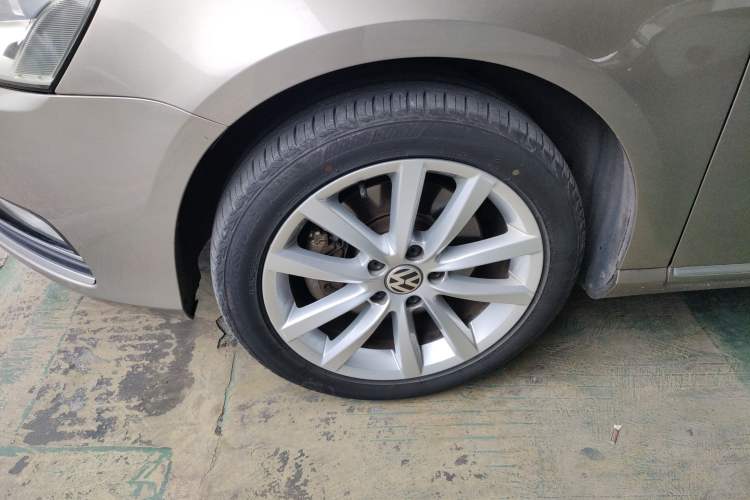 Used Volkswagen Magotan 2012 Travel Edition 2.0 TSI Comfort Version Exterior 7