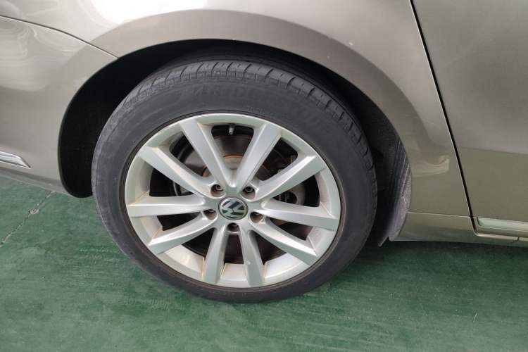 Used Volkswagen Magotan 2012 Travel Edition 2.0 TSI Comfort Version Exterior 8