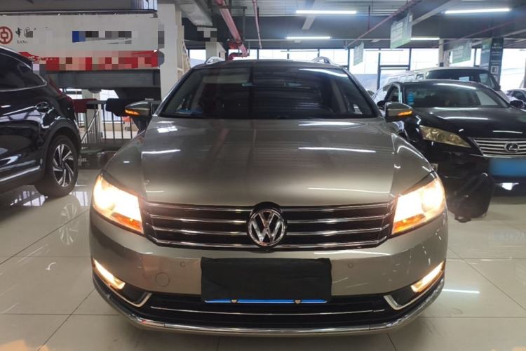 Used Volkswagen Magotan 2012 Travel Edition 2.0 TSI Comfort Version Front