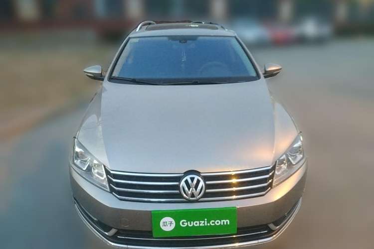 Used Volkswagen Magotan 2012 Travel Edition 2.0 TSI Comfort Version Front