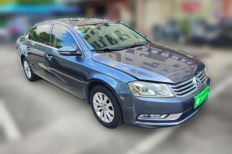 Used Volkswagen Magotan 2012 1.8TSI Luxury Model Front Right 45 Deg