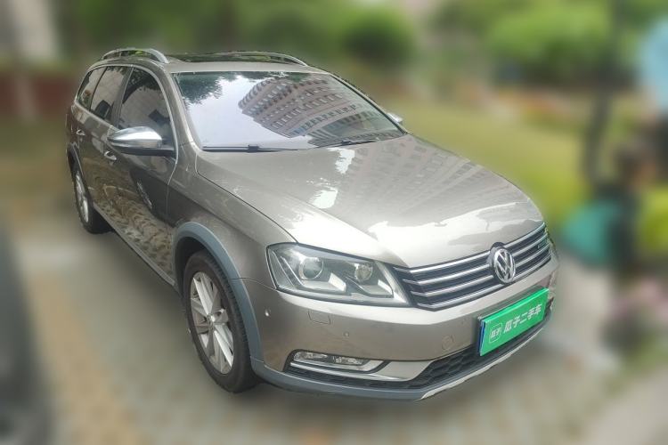 Used Volkswagen Magotan 2012 Travel Edition 2.0 TSI Four-Wheel Drive Luxury Version Front Right 45 Deg